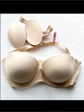 NWT La Vie En Rose Strapless Bra with straps